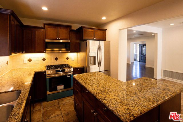 5766 Newcastle Avenue, Los Angeles, CA 91316