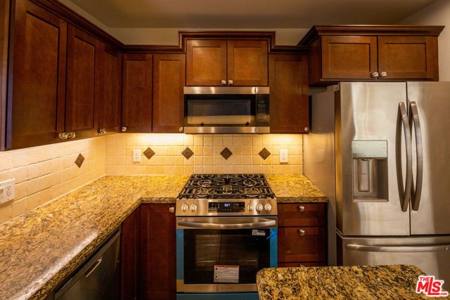 5766 Newcastle Avenue, Los Angeles, CA 91316