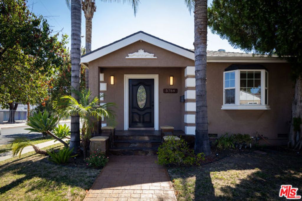 5766 Newcastle Avenue, Los Angeles, CA 91316