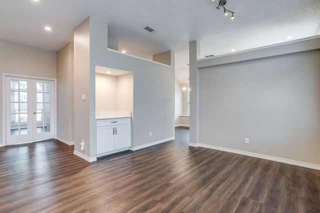 7901 Ember Oaks Drive, North Richland Hills, TX 76182