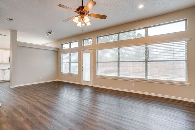 7901 Ember Oaks Drive, North Richland Hills, TX 76182
