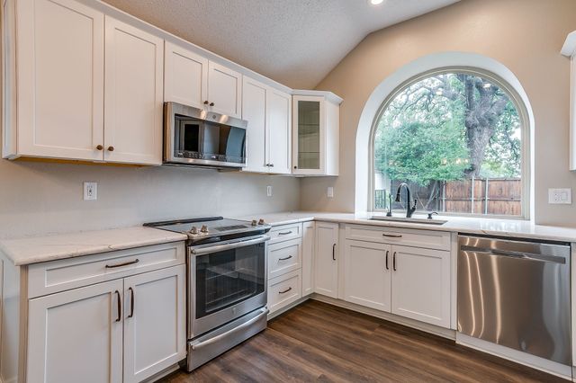 7901 Ember Oaks Drive, North Richland Hills, TX 76182