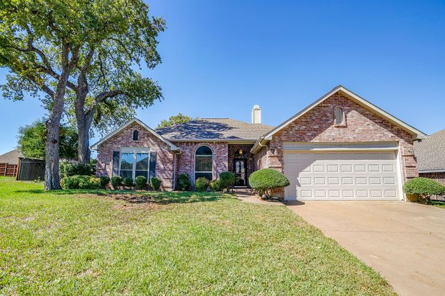 7901 Ember Oaks Drive, North Richland Hills, TX 76182