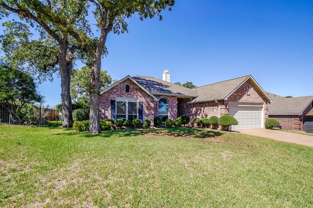 7901 Ember Oaks Drive, North Richland Hills, TX 76182