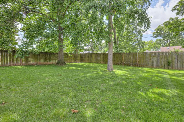 208 Walnut Hill Dr, Nashville, TN 37214