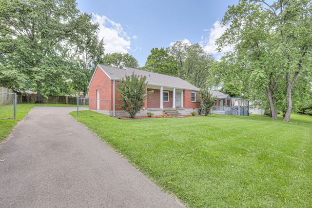 208 Walnut Hill Dr, Nashville, TN 37214