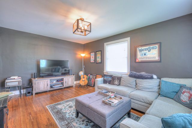 208 Walnut Hill Dr, Nashville, TN 37214