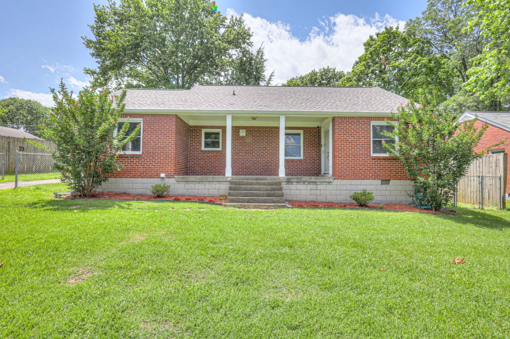 208 Walnut Hill Dr, Nashville, TN 37214