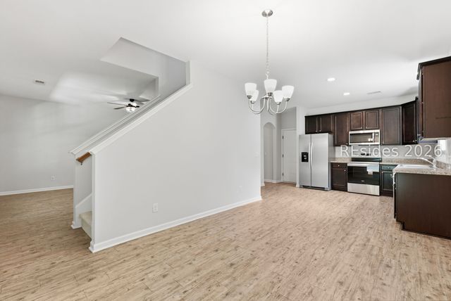 4 Swamp White Oak Dr, Bluffton, SC 29910