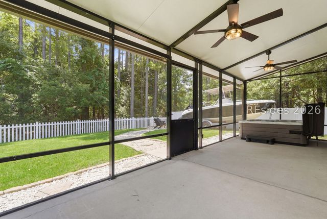 4 Swamp White Oak Dr, Bluffton, SC 29910