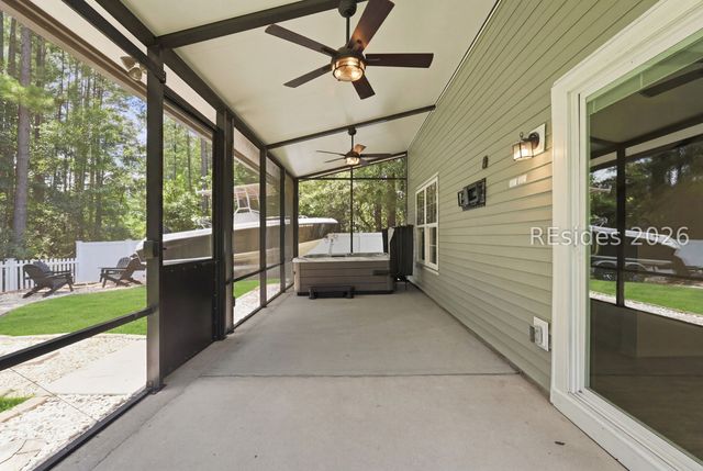 4 Swamp White Oak Dr, Bluffton, SC 29910