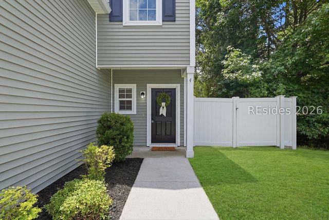 4 Swamp White Oak Dr, Bluffton, SC 29910