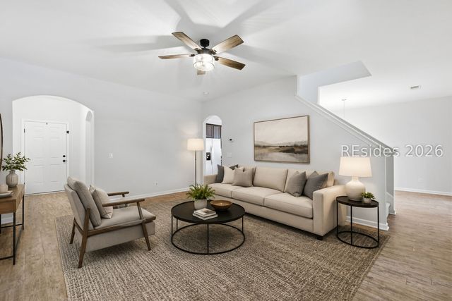 4 Swamp White Oak Dr, Bluffton, SC 29910