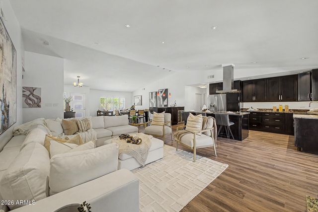 2335 E SHANGRI LA Road, Phoenix, AZ 85028