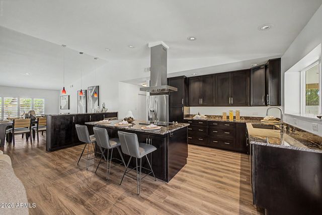 2335 E SHANGRI LA Road, Phoenix, AZ 85028