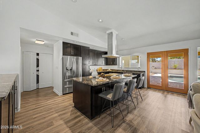 2335 E SHANGRI LA Road, Phoenix, AZ 85028