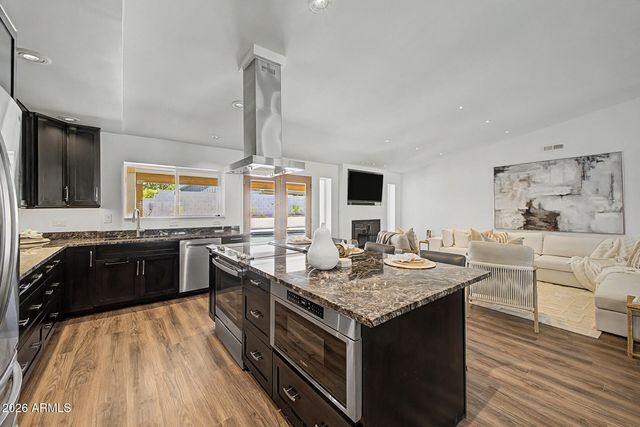 2335 E SHANGRI LA Road, Phoenix, AZ 85028
