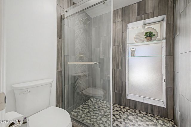 2335 E SHANGRI LA Road, Phoenix, AZ 85028