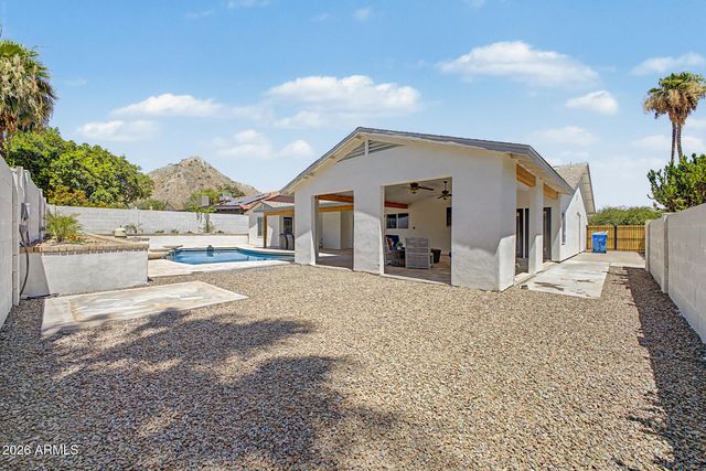 2335 E SHANGRI LA Road, Phoenix, AZ 85028