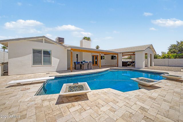 2335 E SHANGRI LA Road, Phoenix, AZ 85028