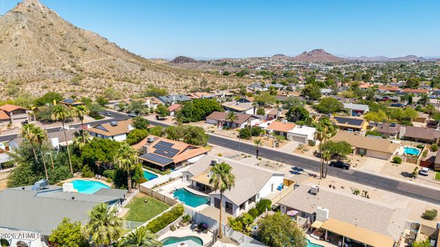 2335 E SHANGRI LA Road, Phoenix, AZ 85028