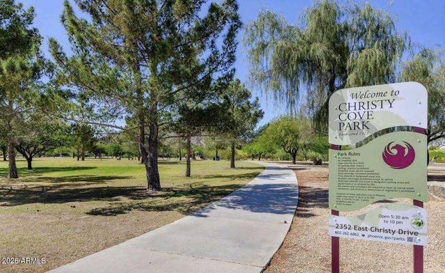 2335 E SHANGRI LA Road, Phoenix, AZ 85028