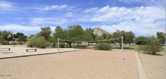2335 E SHANGRI LA Road, Phoenix, AZ 85028