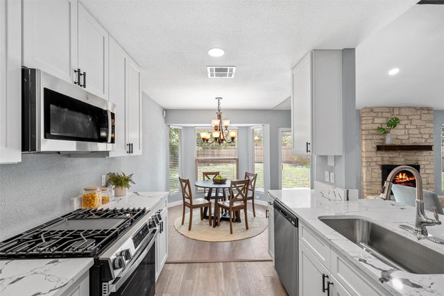 3915 Hillside DR, Round Rock, TX 78681