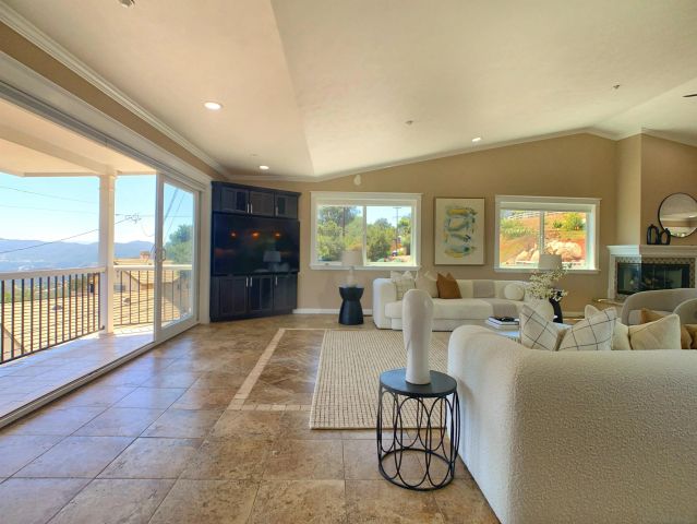205 HIGHLINE TRAIL, El Cajon, CA 92021