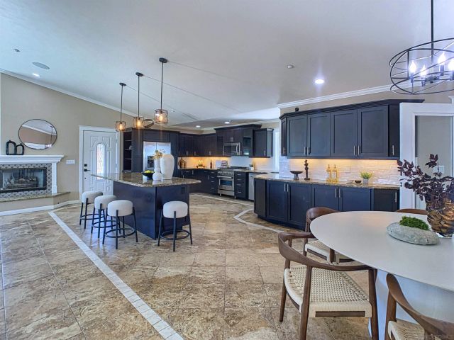 205 HIGHLINE TRAIL, El Cajon, CA 92021