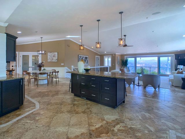 205 HIGHLINE TRAIL, El Cajon, CA 92021
