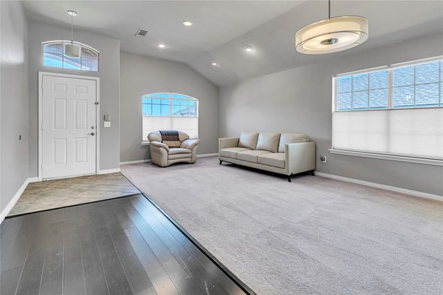 2719 Falcon Trail, Grand Prairie, TX 75052