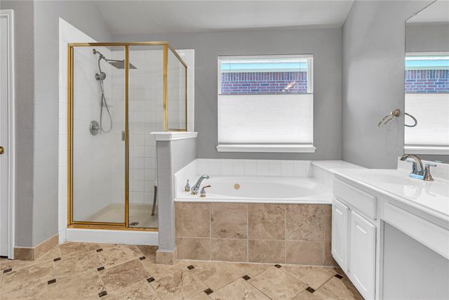 2719 Falcon Trail, Grand Prairie, TX 75052