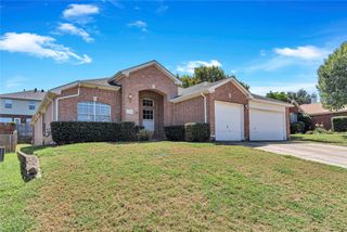 2719 Falcon Trail, Grand Prairie, TX 75052