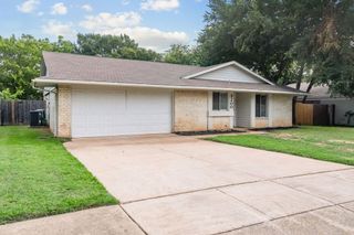 3200 Scenic Hills Drive, Bedford, TX 76021