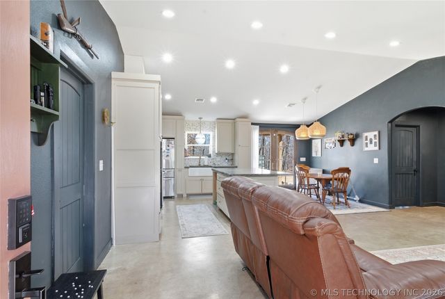 441010 E 345 Road, Big Cabin, OK 74301