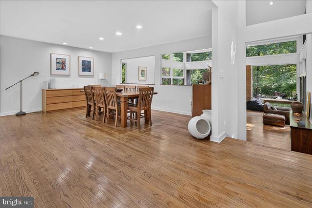 24 WHITE OAK DR, Princeton, NJ 08540