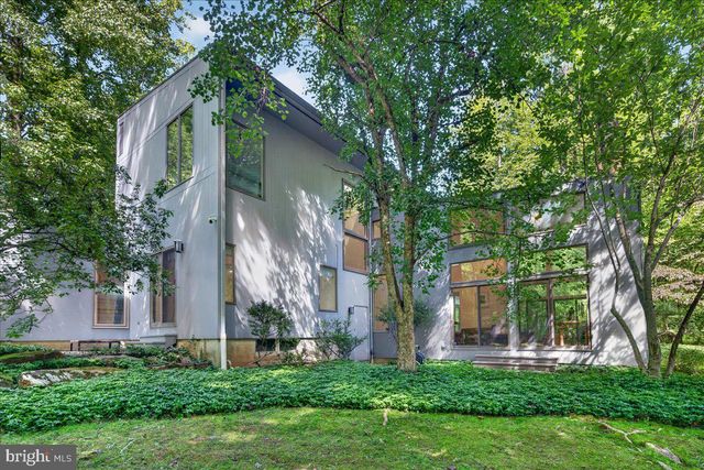 24 WHITE OAK DR, Princeton, NJ 08540