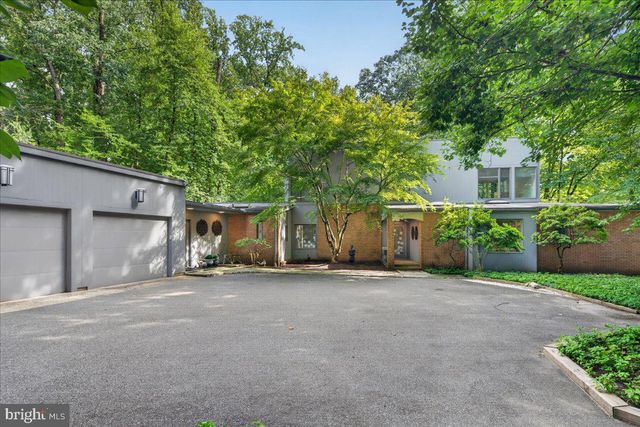 24 WHITE OAK DR, Princeton, NJ 08540