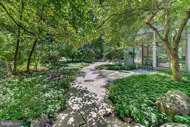 24 WHITE OAK DR, Princeton, NJ 08540