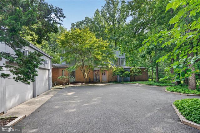 24 WHITE OAK DR, Princeton, NJ 08540