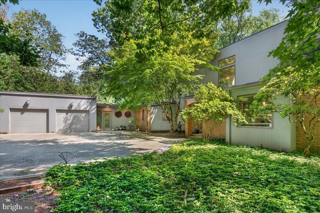 24 WHITE OAK DR, Princeton, NJ 08540