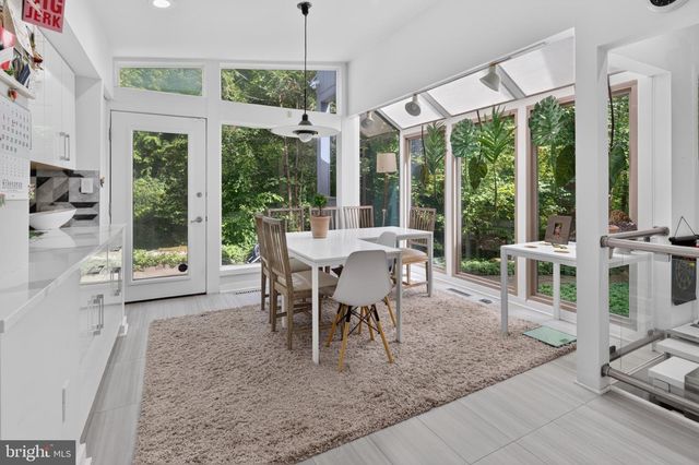 24 WHITE OAK DR, Princeton, NJ 08540