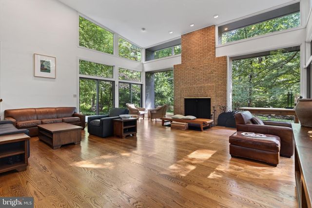 24 WHITE OAK DR, Princeton, NJ 08540