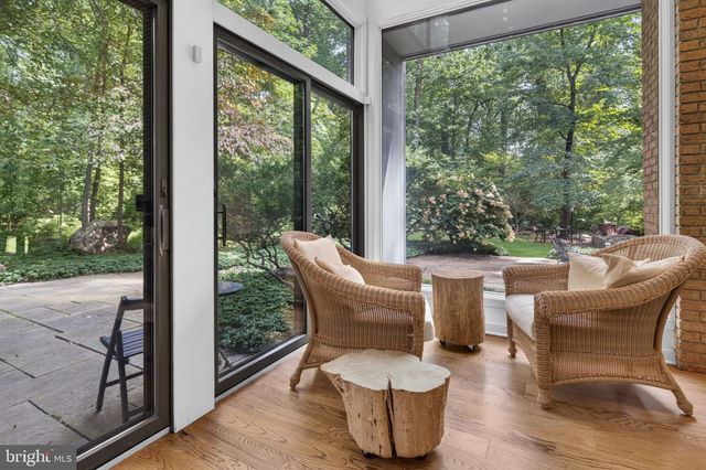 24 WHITE OAK DR, Princeton, NJ 08540