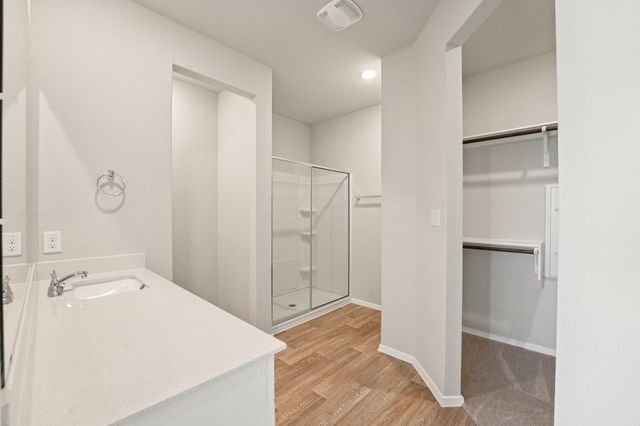 136 Summer DR, Elgin, TX 78621