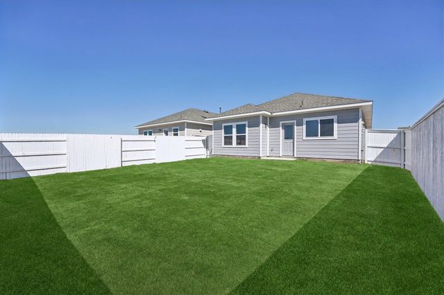 136 Summer DR, Elgin, TX 78621