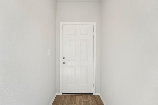 136 Summer DR, Elgin, TX 78621