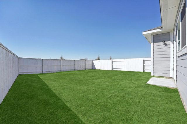 136 Summer DR, Elgin, TX 78621