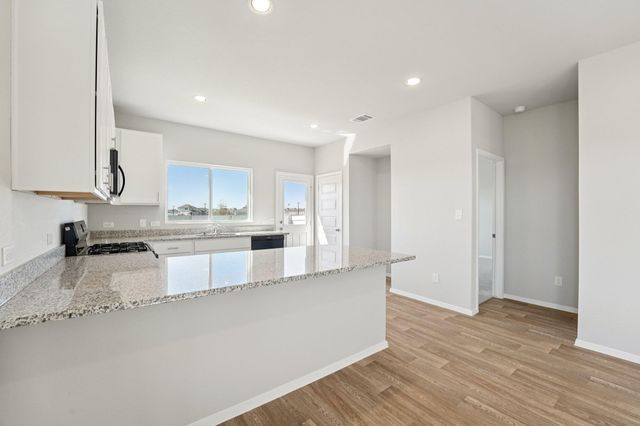 136 Summer DR, Elgin, TX 78621